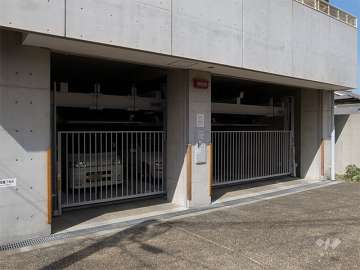敷地内駐車場（屋内機械式）