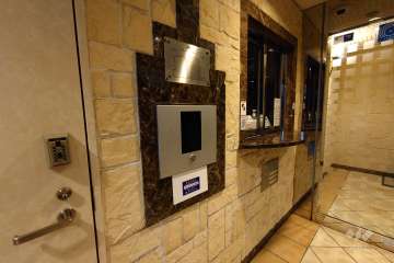 エントランスはオートロック付きです。