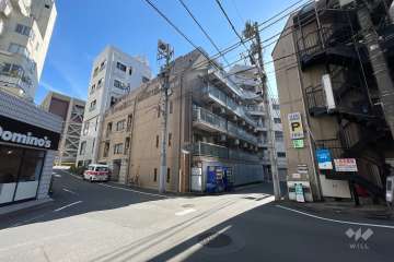 メインステージ青山の外観（西側から）
