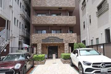 トーシンフェニックス代々木の外観