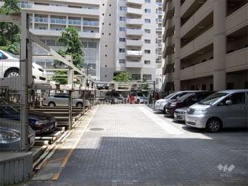 敷地内駐車場（平面式と機械式とがあります。）