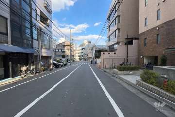 敷地北側の前面道路