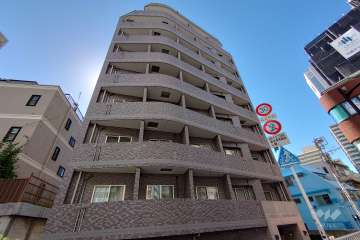 スカイコート渋谷初台の外観（南東側から）