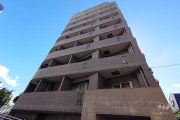 スカイコート渋谷初台の外観（北東側から）