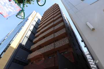 トーシンフェニックス笹塚駅前弐番館の外観（北西側から）