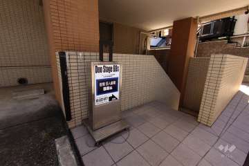 B1Fには演劇等を観劇できる小劇場があります。