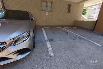 敷地内駐車場（屋内平面式）