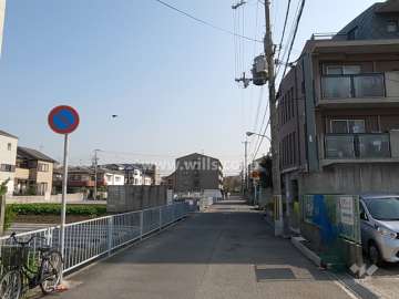 敷地北側の前面道路