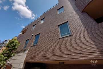 デュオスカーラ代々木の外観（南西側から）