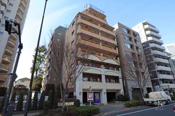 メインステージ代々木の外観（南東側から）