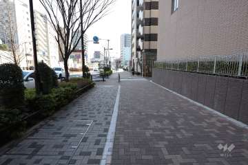 敷地南東側の前面道路