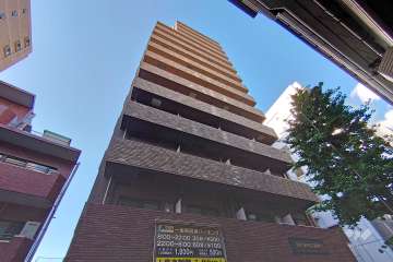 トーシンフェニックス初台の外観（南側から）