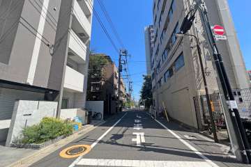 敷地南側の前面道路