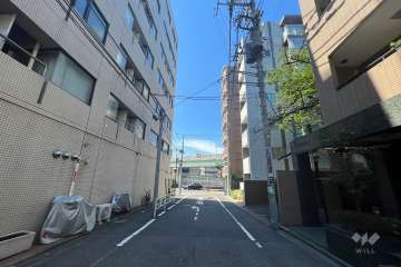 敷地南側の前面道路