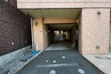 駐車場の出入り口