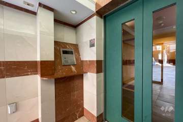 エントランスはオートロック付きです。