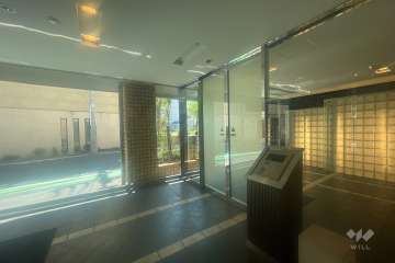 エントランスはオートロック付きです。