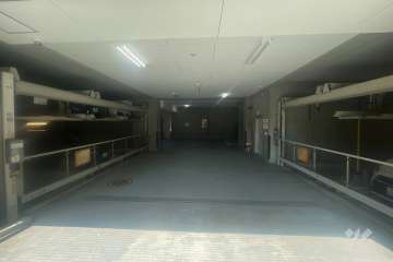 敷地内駐車場（屋内機械式）