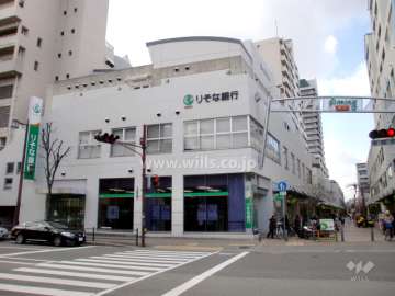 1階には店舗が入っています。