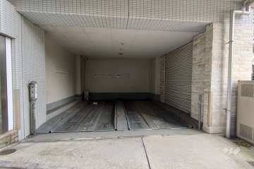 敷地内駐車場（屋内機械式）