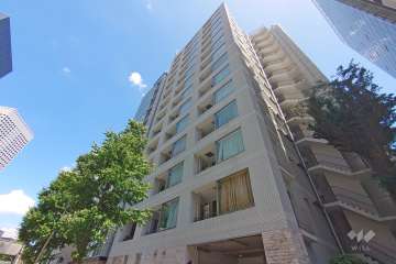 カテリーナ代々木プレイスの外観（西側から）