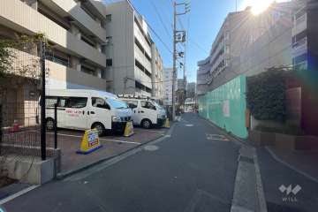 敷地南側の前面道路