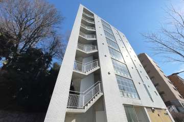 カーサブリランテ代々木公園の外観（北西側から）