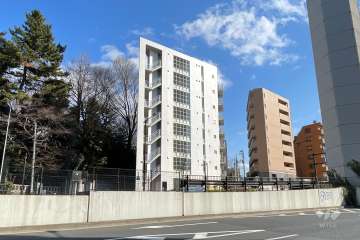 カーサブリランテ代々木公園の外観（北西側から）