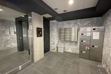 エントランスホール（宅配ボックス・共用ポスト）