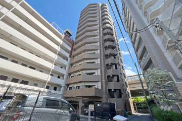 トーシンフェニックス初台弐番館の外観（北西側から）