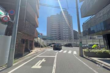 敷地南西側の前面道路