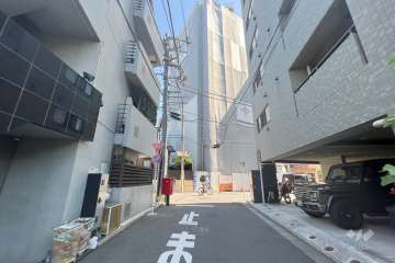 敷地東側の前面道路
