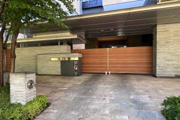 駐車場の出入り口