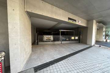 敷地内駐車場（屋内機械式）