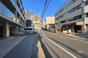 敷地南側の前面道路