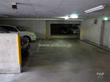 屋内にある敷地内駐車場