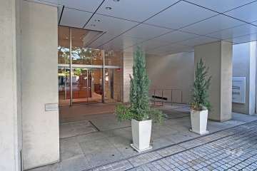 敷地北側のエントランス