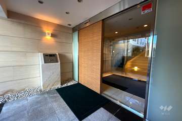 エントランス内はオートロック付きです。