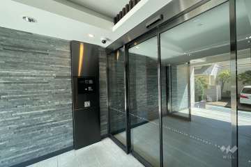 エントランスはオートロック付きです。