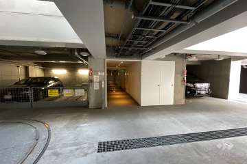 敷地内駐車場（屋内機械式）