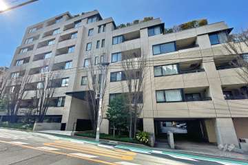 プラウド恵比寿の外観（東側から）