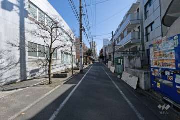 敷地南東側の前面道路