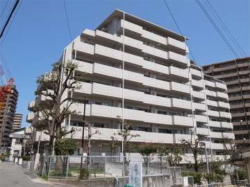 アジュール宝塚南口の外観（南西側から）