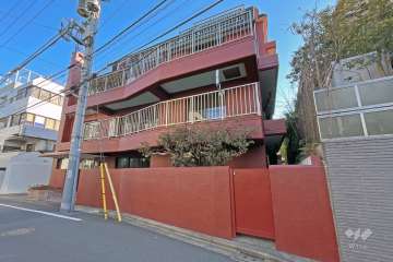 グリーンパーク原宿の外観（南西側から）