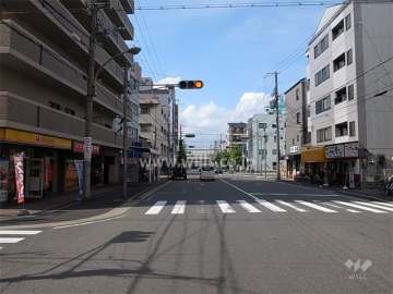 敷地の東側は道意線に面しています。