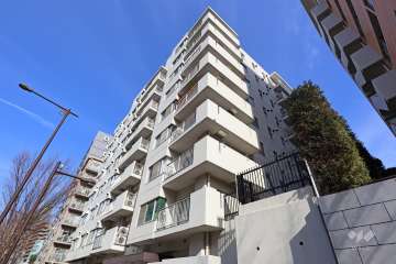 サンビューハイツ代々木の外観（南西側から）