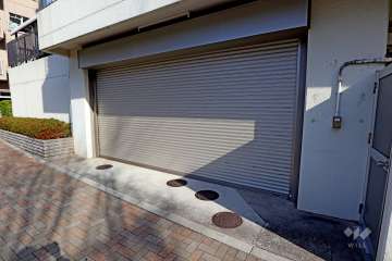 駐車場の出入り口