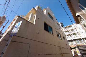 シャトレー渋谷の外観（北東側から）