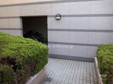 駐輪場入り口