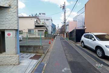 敷地南東側の前面道路